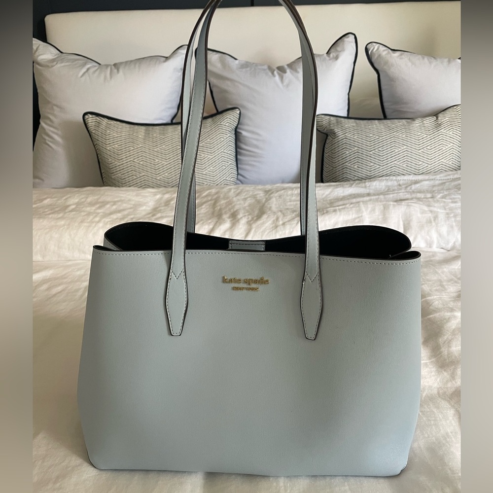 New without tags Kate Spade pocketbook.